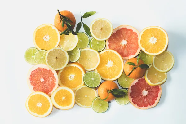 Sliced oranges, grapefruit and other citrus fruit